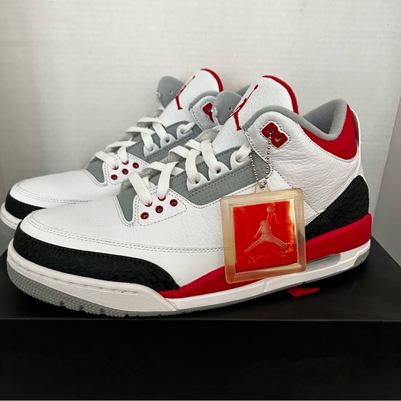 Jordan Fire Red 3’s 2013 NEW IN BOX - Picture 5 of 10